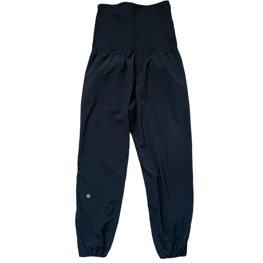 Lululemon Om Pant (2nd Release) high waisted cropped lightweight